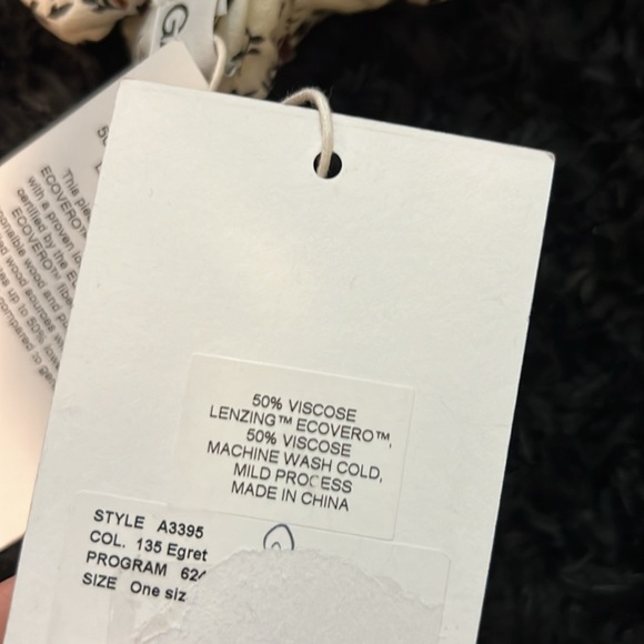 GANNI Floral Scrunchie NWOT - Picture 4 of 4